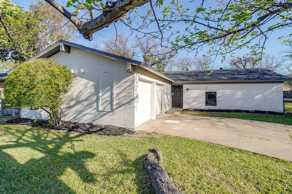 714 San Carlos Drive, Grand Prairie, TX 75051