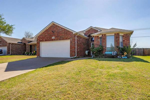 1209 Spanish Moss Drive, Burleson, TX 76028