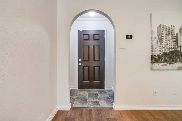 529 Jayellen Avenue, Burleson, TX 76028
