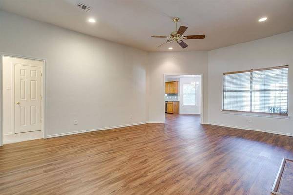1033 Teresa Court, Weatherford, TX 76086