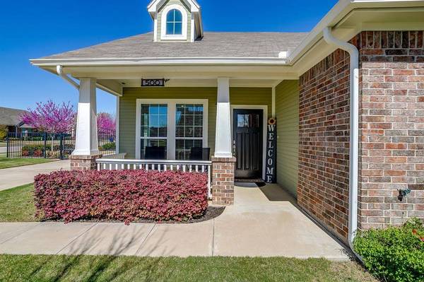 500 Heritage Trail, Burleson, TX 76028