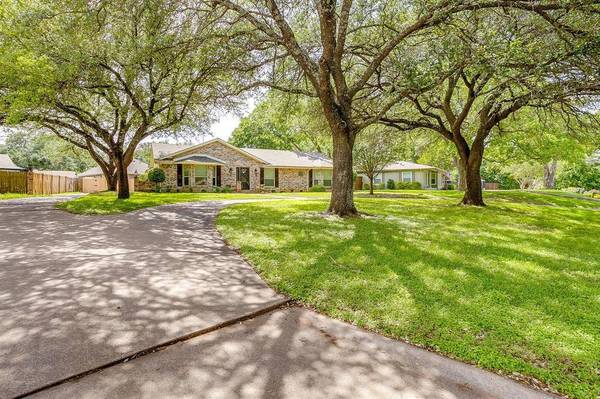 802 Shady Creek Drive, Cleburne, TX 76033