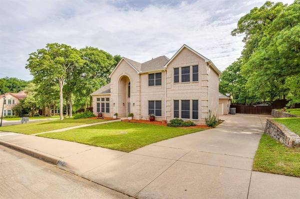 801 Timberwolf Court, Crowley, TX 76036