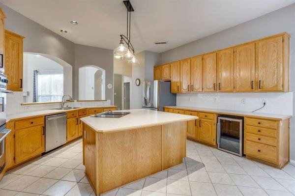 801 Timberwolf Court, Crowley, TX 76036