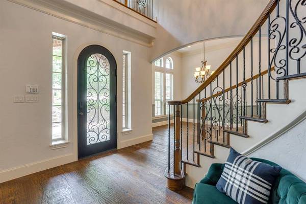 711 Flamingo Circle, Burleson, TX 76028
