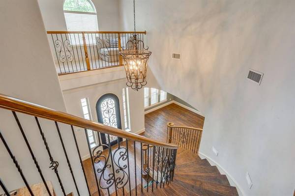 711 Flamingo Circle, Burleson, TX 76028