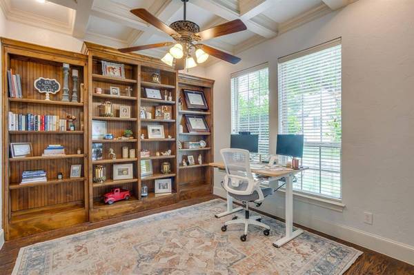 711 Flamingo Circle, Burleson, TX 76028