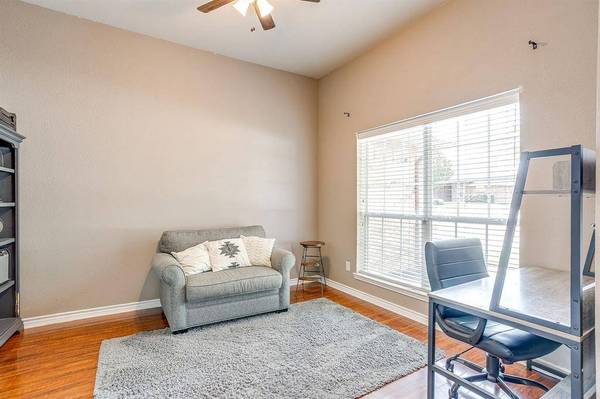 732 Evergreen Court, Burleson, TX 76028