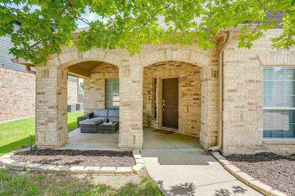 732 Evergreen Court, Burleson, TX 76028