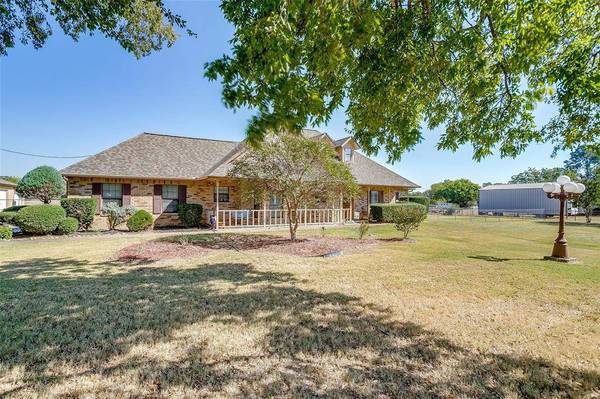 144 Trailwood Drive, Joshua, TX 76058