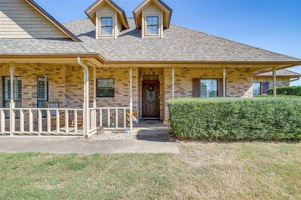 144 Trailwood Drive, Joshua, TX 76058
