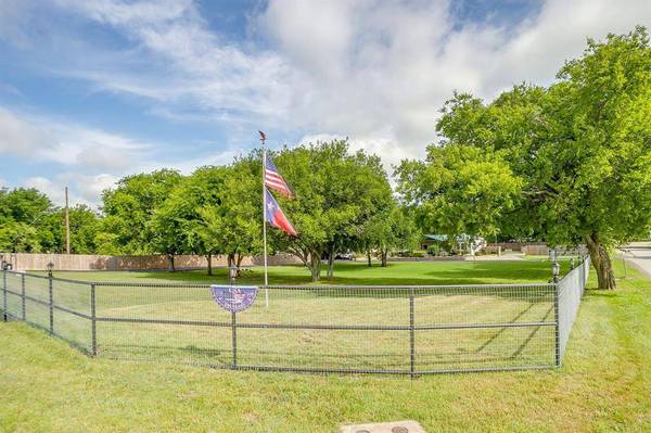 4500 Highland Trail, Joshua, TX 76058
