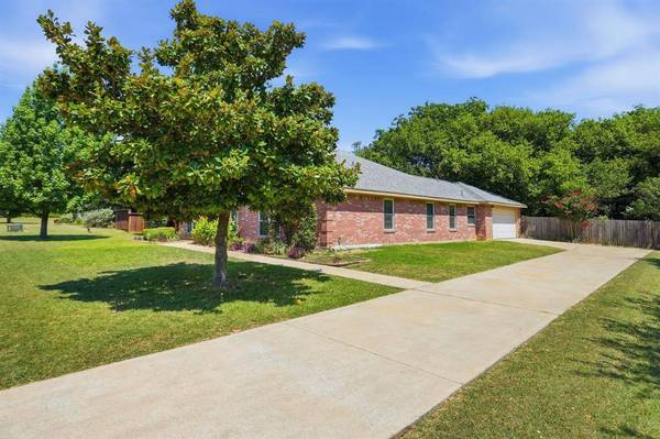 731 Hill Meadow Drive, Midlothian, TX 76065