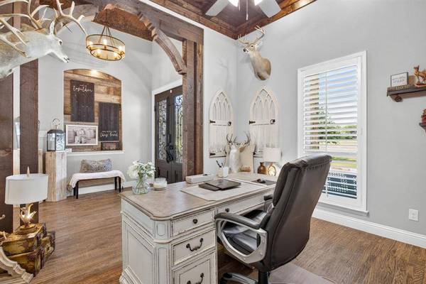 8517 Tuscan Way, Godley, TX 76044