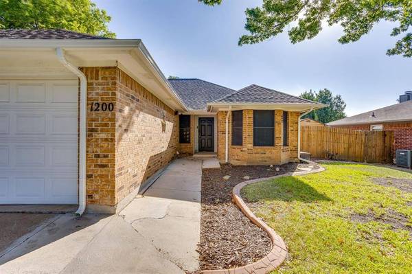1200 Windy Meadows Drive, Burleson, TX 76028