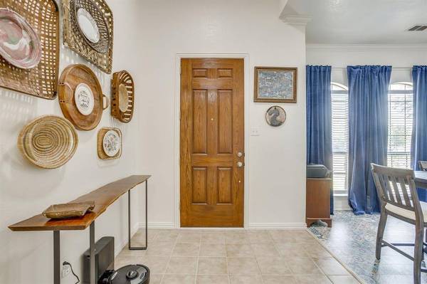 7023 Beacon Drive, Grand Prairie, TX 75054