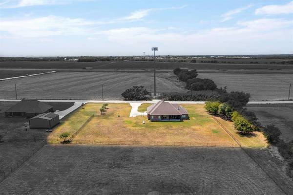 8341 County Road 201a, Grandview, TX 76050