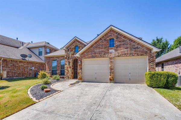 7023 Beacon Drive, Grand Prairie, TX 75054