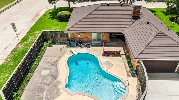 4945 Chilton Drive, Dallas, TX 75227