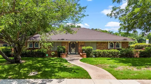 4945 Chilton Drive, Dallas, TX 75227