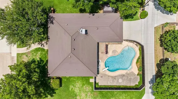 4945 Chilton Drive, Dallas, TX 75227