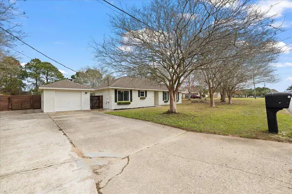 8724 Laredo ST, Navarre, FL 32566