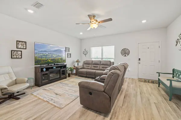 80 Woodsorrel ST, Freeport, FL 32439