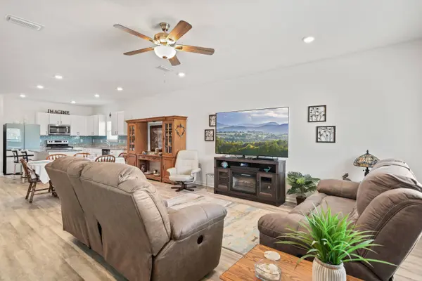 80 Woodsorrel ST, Freeport, FL 32439