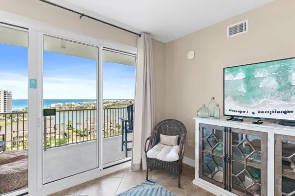 122 Seascape DR #UNIT 904, Miramar Beach, FL 32550