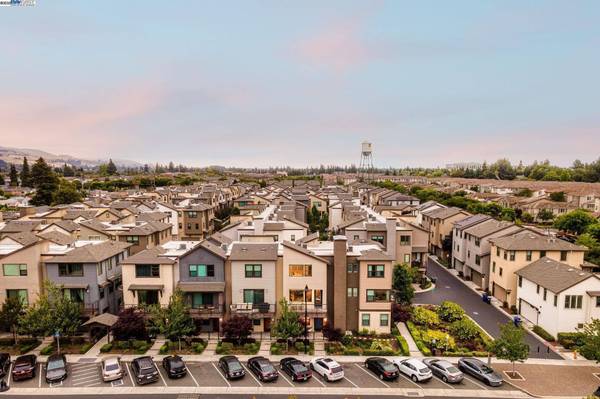 203 Burbank St, Hayward, CA 94541