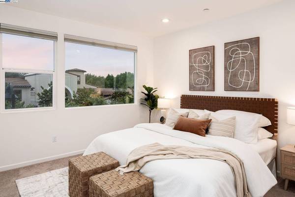 203 Burbank St, Hayward, CA 94541