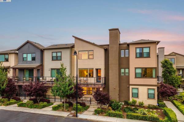 203 Burbank St, Hayward, CA 94541