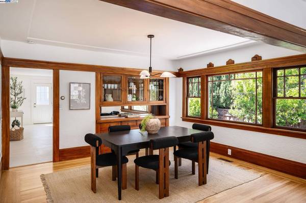 5731 Hermann St, Oakland, CA 94609