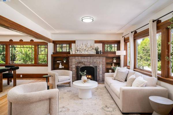 5731 Hermann St, Oakland, CA 94609