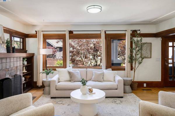 5731 Hermann St, Oakland, CA 94609