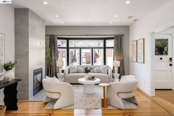 2417 Palmetto St, Oakland, CA 94602