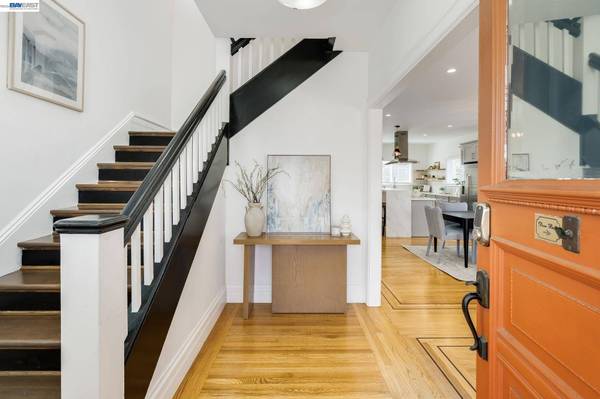 2417 Palmetto St, Oakland, CA 94602