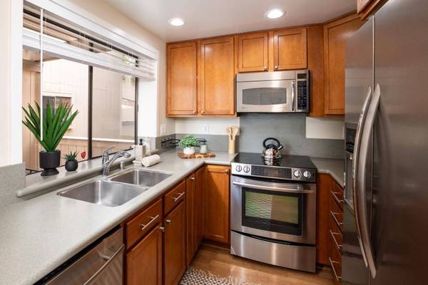 16137 Loretta LN, Los Gatos, CA 95032