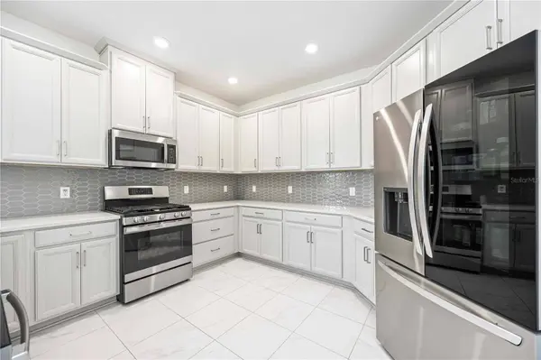 5430 SUMMIT GLN, Bradenton, FL 34203