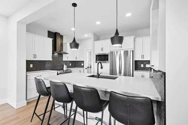 78 Copperpond ST SE, Calgary, AB T2Z 1J2