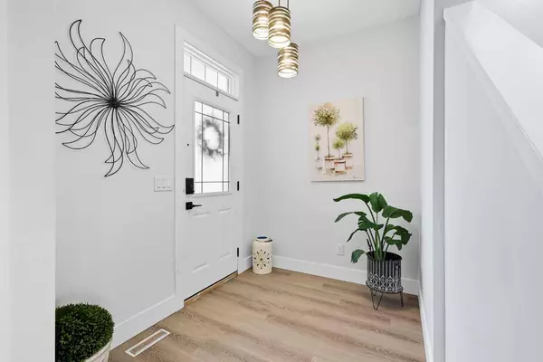 78 Copperpond ST SE, Calgary, AB T2Z 1J2