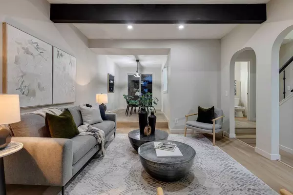 7166 18 ST SE #4, Calgary, AB T2C 1Y9