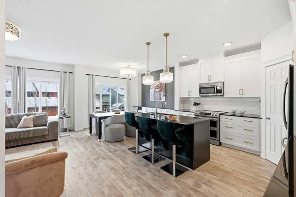 62 Walden CT SE, Calgary, AB T2X 0N8