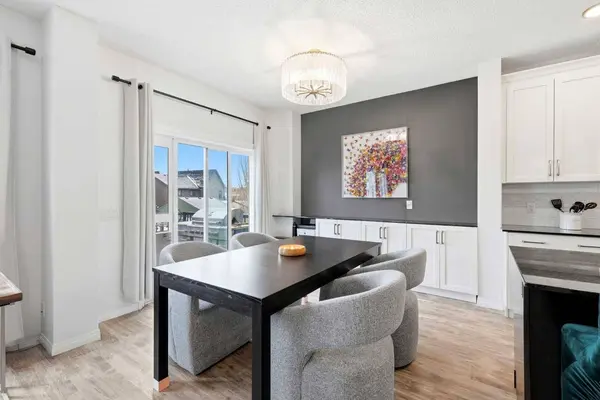 62 Walden CT SE, Calgary, AB T2X 0N8