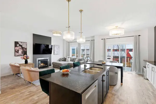 62 Walden CT SE, Calgary, AB T2X 0N8