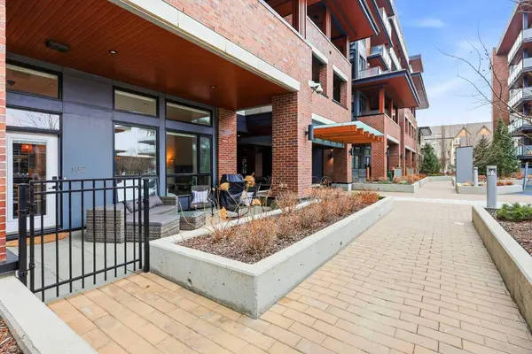 122 Mahogany Centre SE #132, Calgary, AB T3M 2Y1