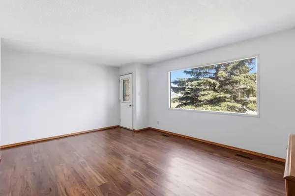 4314 54 AVE, Olds, AB T4H 1B6