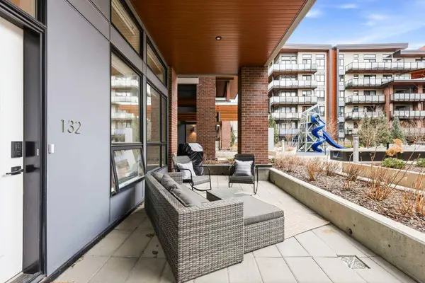 122 Mahogany Centre SE #132, Calgary, AB T3M 2Y1