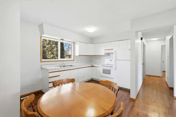 4314 54 AVE, Olds, AB T4H 1B6