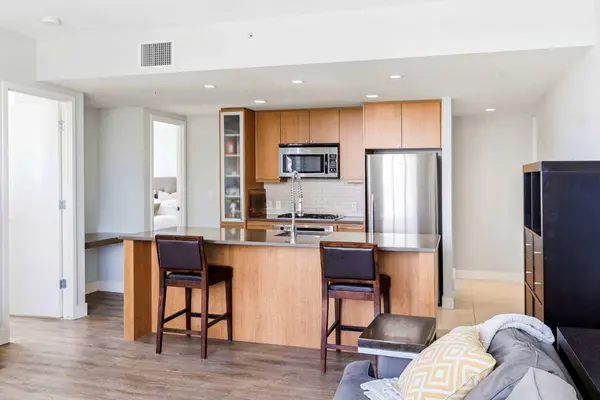 1118 12 AVE SW #1902, Calgary, AB T2R 0P4